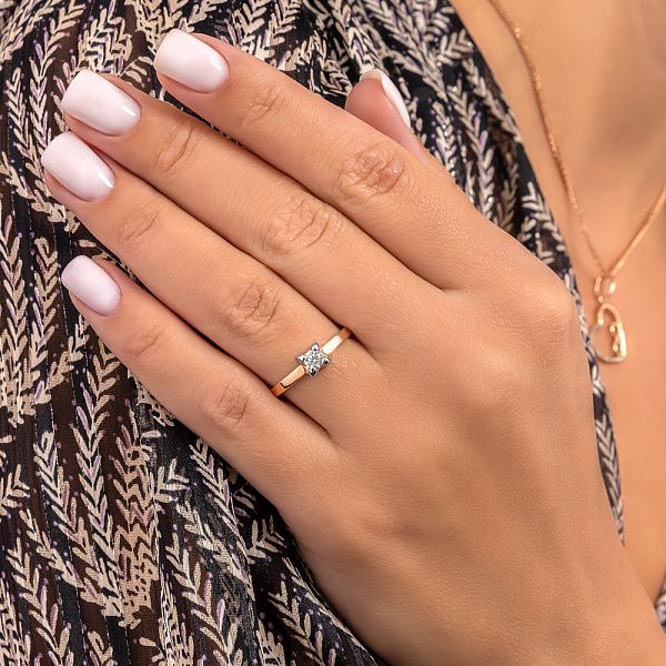 Золотое кольцо с фианитом (арт. 141062) – изображение 2