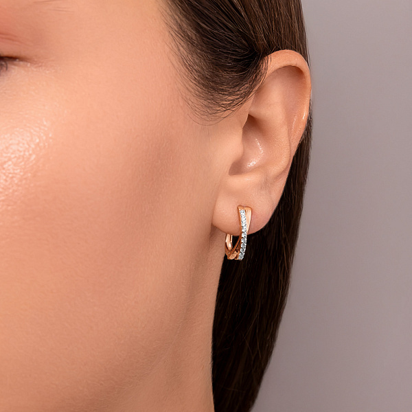 Золотые серьги Синергия с дорожкой фианитов (арт. 111102) – изображение 3