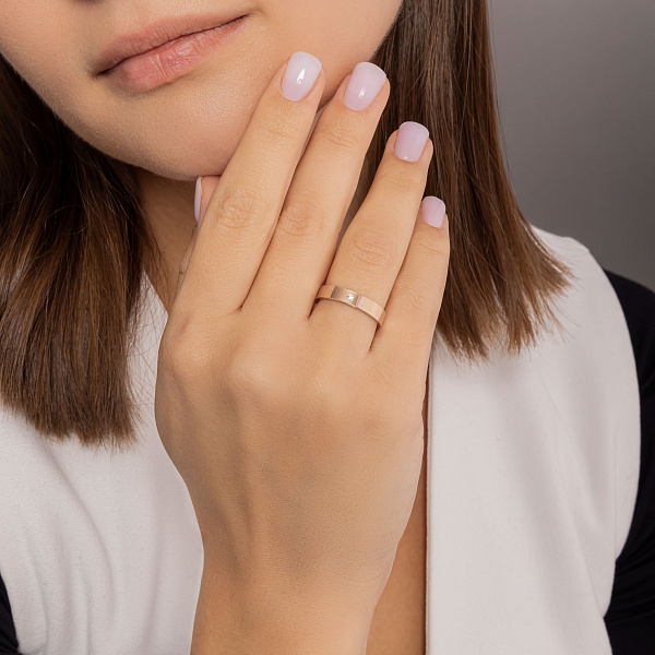 Обручальное кольцо «Американка» из золота с бриллиантом (арт. К239212) – изображение 3