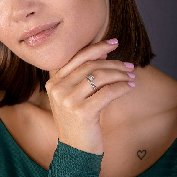 Каблучка з білого золота з трьома діамантами (арт. К011398010б) – зображення 2