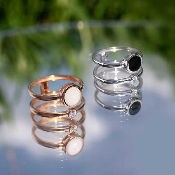 Золотое кольцо Лýна с эмалью и фианитом (арт. 141067бч) – изображение 3