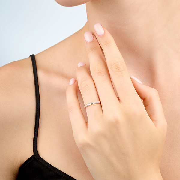 Золотое кольцо с двойной дорожкой из фианитов  (арт. 140940) – изображение 2