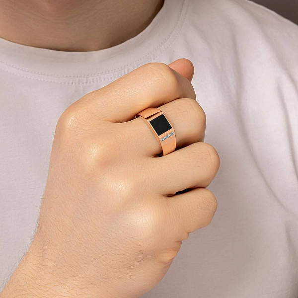 Золотая печатка с эмалью и фианитами (арт. 170067) – изображение 3