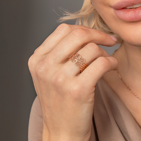 Кольцо из красного золота с алмазной гранью (арт. 1401034а) – изображение 2