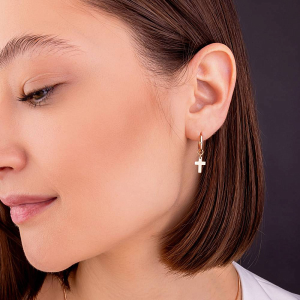 Золотые серьги с крестиками (арт. 110016) – изображение 2