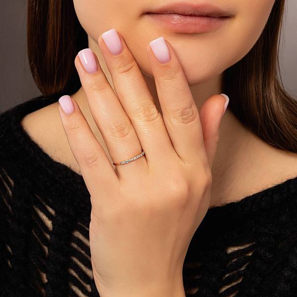 Тонкое кольцо из красного золота с бриллиантами (арт. К011375020) – изображение 2