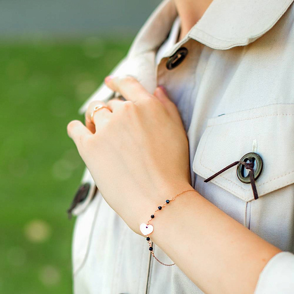 Золотой браслет "Сердце" с подвеской и ониксом (арт. 325397о) – изображение 2