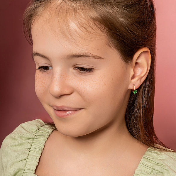 Дитячі золоті сережки з зеленим фіанітом (арт. 110504з) – зображення 3