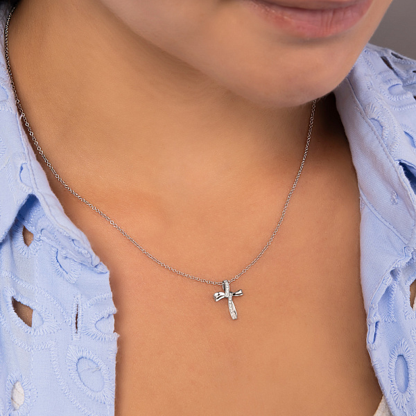 Крестик из белого золота с бриллиантами (арт. П011468б) – изображение 2