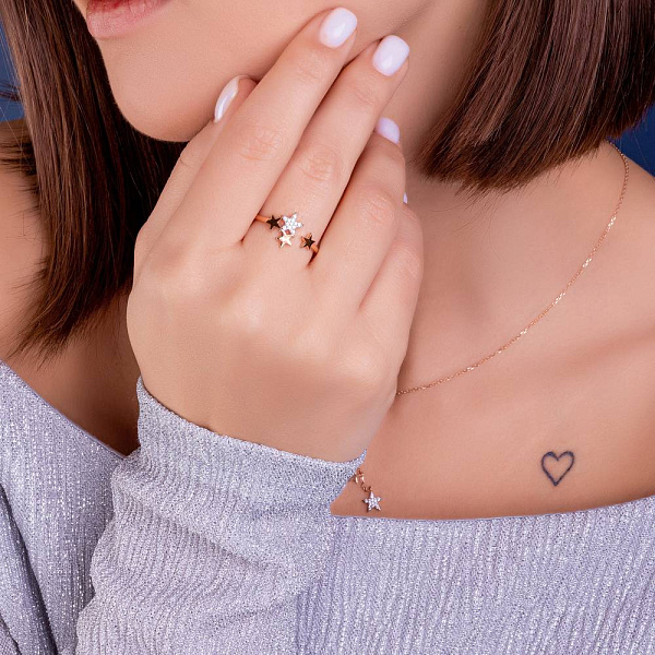 Золотое кольцо с фианитами (арт. 141269) – изображение 3