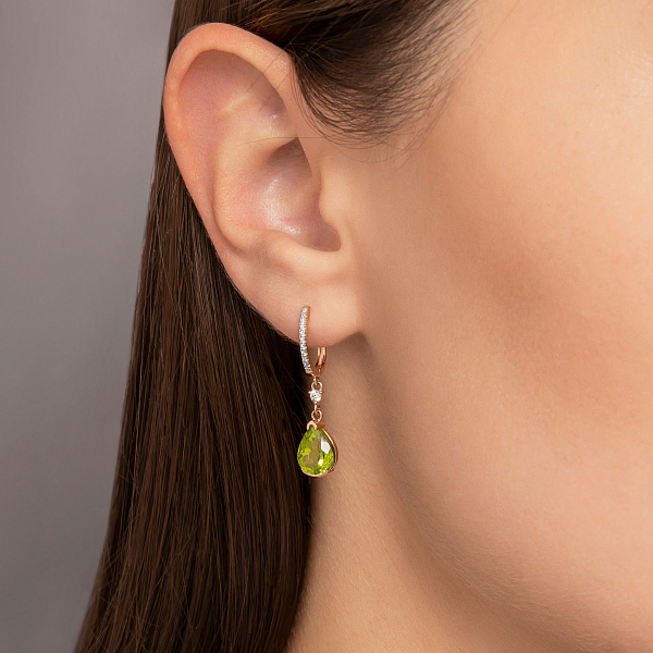 Золотые серьги с хризолитом и фианитами (арт. 110222Пп) – изображение 3