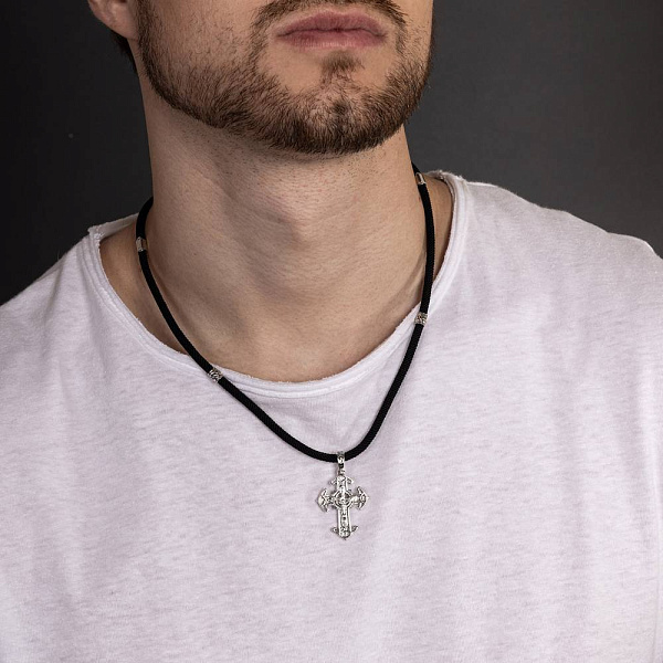 Колье на шнурке с серебряным крестиком (арт. 7307/7-3041.0.4) – изображение 3