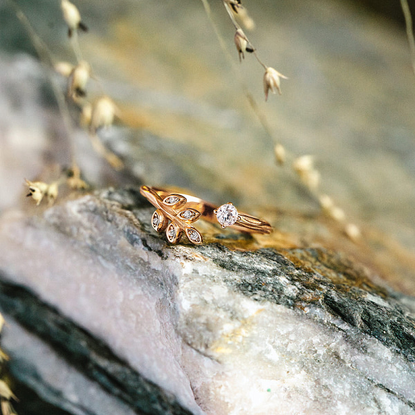 Золотое кольцо Веточка с фианитами (арт. 155865) – изображение 4