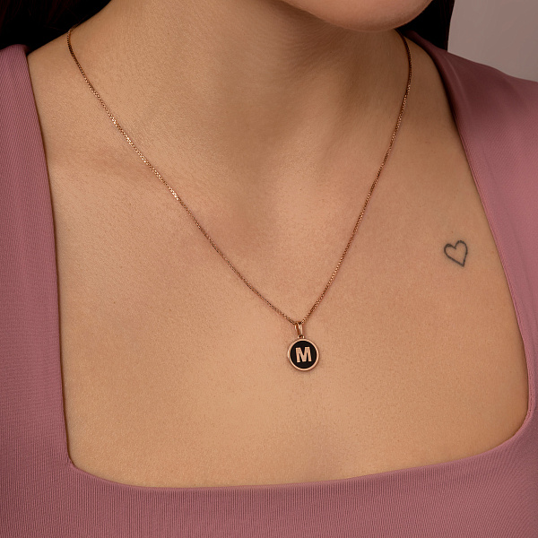 Кулон из красного золота Буква М (арт. 440989еч) – изображение 2