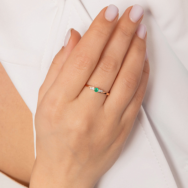 Золота каблучка зі смарагдом і діамантами (арт. К011064и) – зображення 2