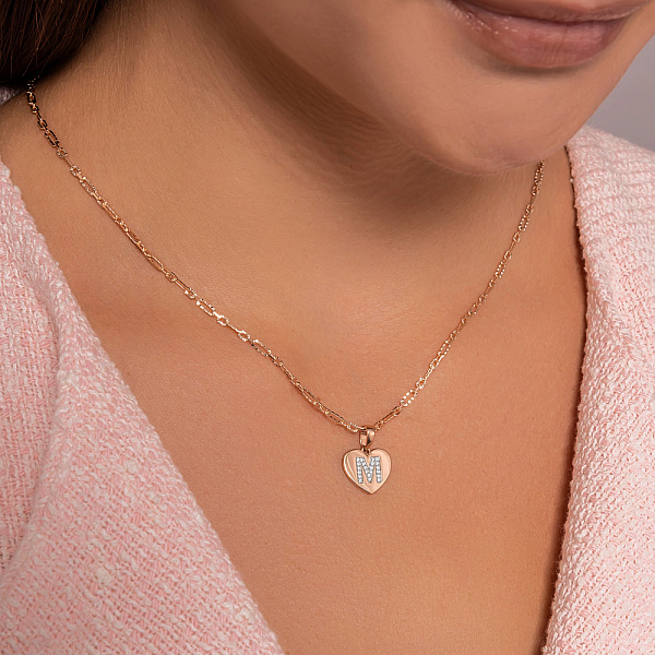 Золотой кулон Буква М с фианитами (арт. 440986) – изображение 2