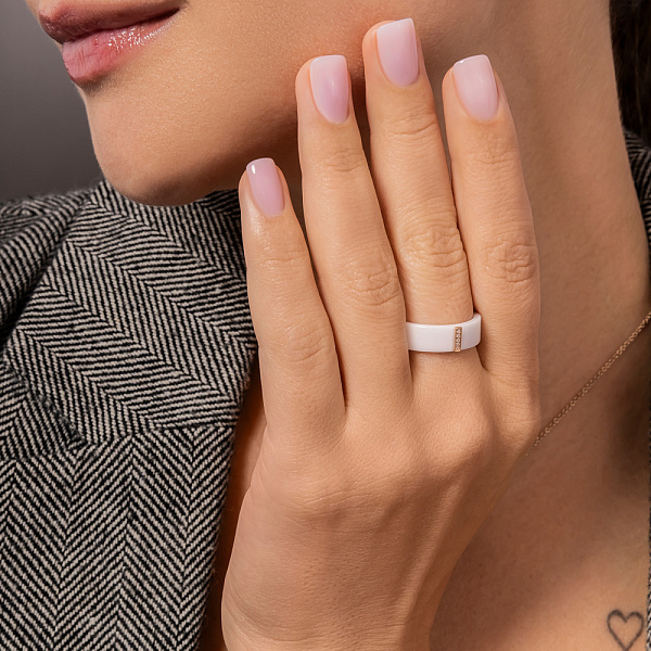 Кольцо из белой керамики и золота с бриллиантами (арт. К011766кб) – изображение 4