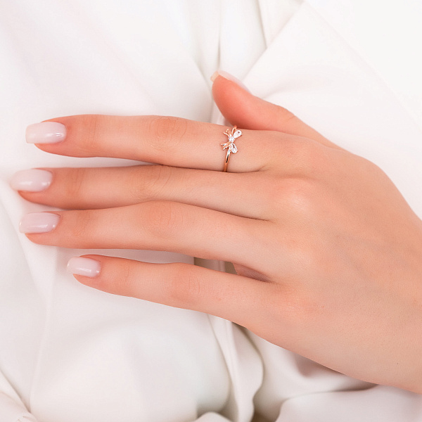 Каблучка з червоного золота Бантики з фіанітами (арт. 141321) – зображення 3