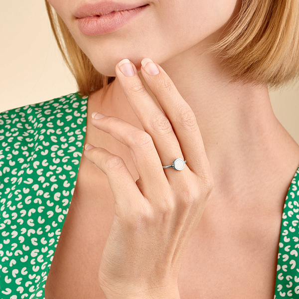 Золота каблучка Лýна з емаллю (арт. 141081беп) – зображення 2