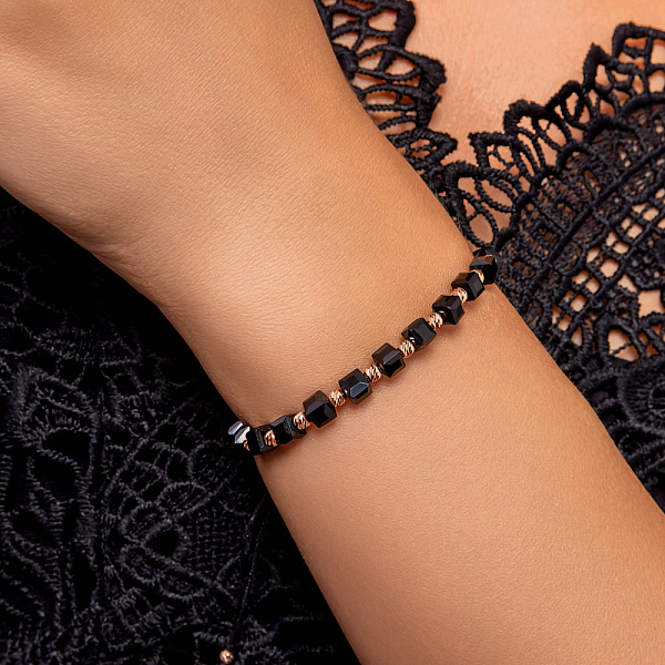 Браслет на нити с ониксом и золотыми вставками (арт. 340078чоч) – изображение 2