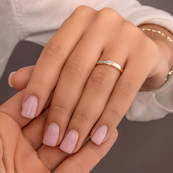 Кольцо из золота с дорожкой из фианитов (арт. 141149) – изображение 3