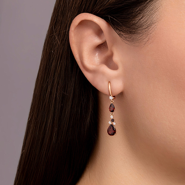 Золоті сережки підвіски з гранатом і фіанітами (арт. 111119Пкф) – зображення 2