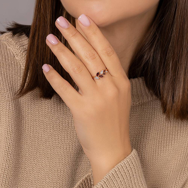 Золота каблучка з гранатом і фіанітами (арт. 141248Пк) – зображення 2