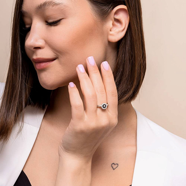 Каблучка з білого золота з чорними і білими діамантами (арт. К341436030бч) – зображення 4