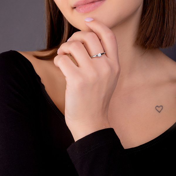 Золотое кольцо с бриллиантом (арт. К341247020б) – изображение 3