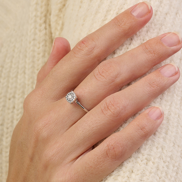 Золота каблучка в білому кольорі металу з діамантами (арт. К341138015б) – зображення 2