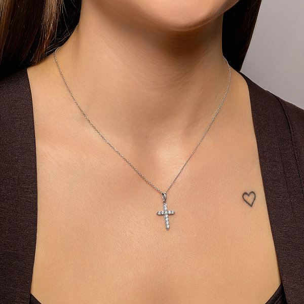 Крестик из белого золота с бриллиантами  (арт. 3100785202) – изображение 2