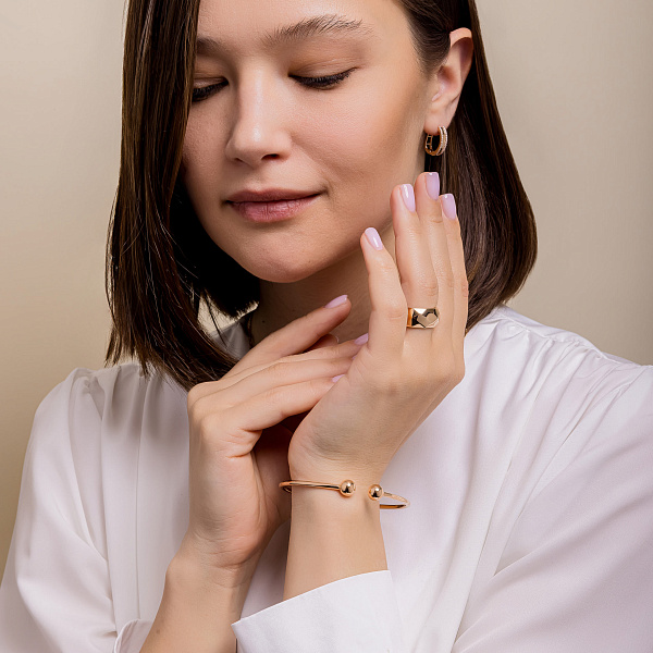 Жесткий браслет из красного золота (арт. 340047) – изображение 6