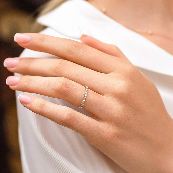 Каблучка з жовтого золота з доріжкою з фіанітів (арт. 140631ж) – зображення 2