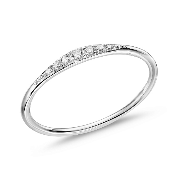 Золотое кольцо с дорожкой из бриллиантов (арт. К011892010б) – изображение 1