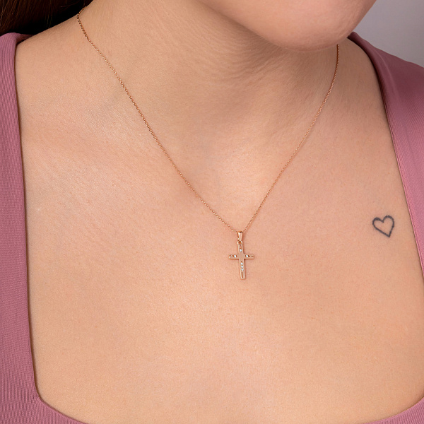 Хрестик з червоного золота з фіанітами (арт. 440635) – зображення 3