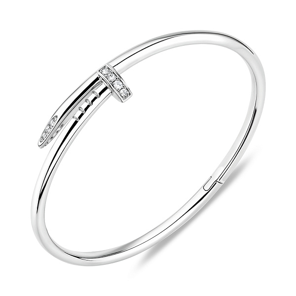 Жесткий браслет из серебра с фианитами (арт. 7509/2031062) – изображение 1