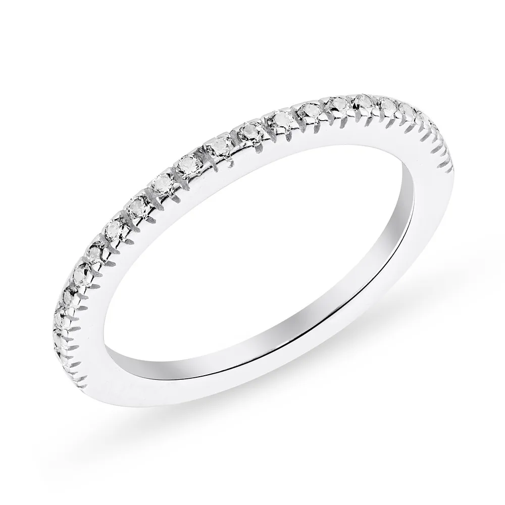 Тонкое серебряное кольцо с дорожкой из фианитов  (арт. 7501/1629028)