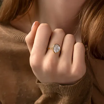 Золотое кольцо Diva с перламутром (арт. 154963жп)