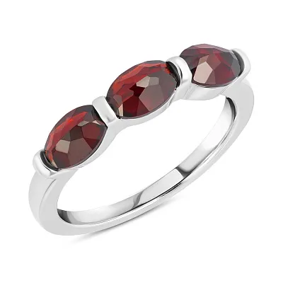 Серебряное кольцо с дорожкой из гранатов (арт. 7501/4941Г)