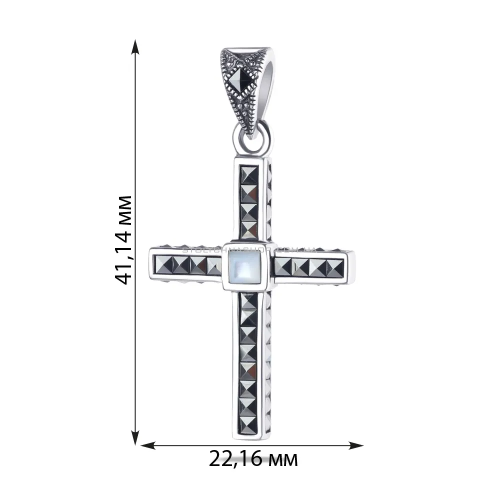 Срібний хрестик з перламутром і марказитами (арт. 7403/2870мркп)