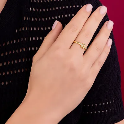 Безразмерное кольцо из желтого золота с фианитами  (арт. 154573ж)